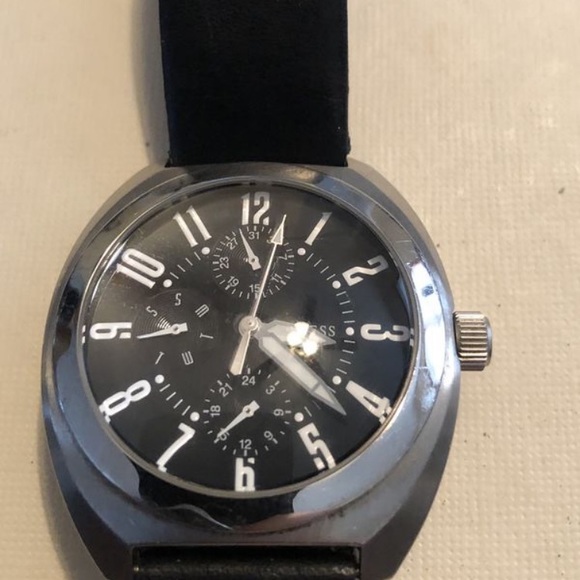 Vintage Guess Watch - Picture 3 of 7